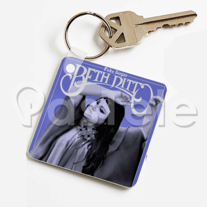Beth Ditto In And Out Custom Keychain Key Ring Jewelry Necklaces Pendant Two Sides Key