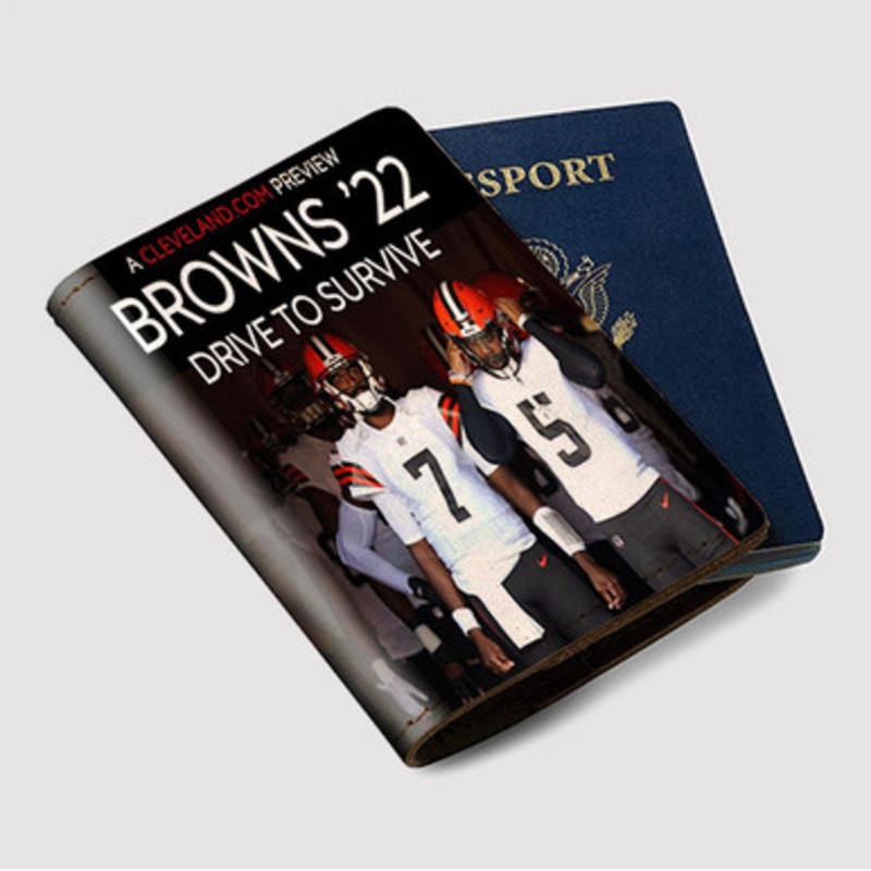 Pastele Cleveland Browns NFL 2022 Custom Passport Wallet Case With Credit Card Holder Awesome Personalized PU Leather Travel Trip Vacation Baggage Cover