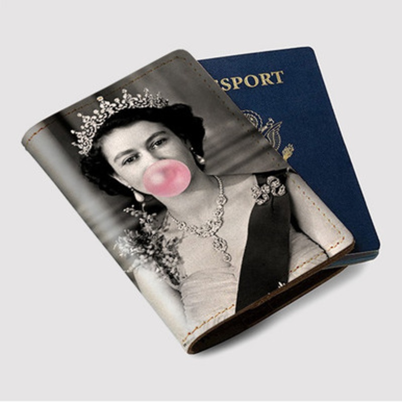 Pastele Queen Elizabeth II Bubble Gum Custom Passport Wallet Case With Credit Card Holder Awesome Personalized PU Leather Travel Trip Vacation Baggage Cover