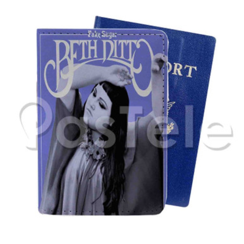 Beth Ditto In And Out Custom PU Leather Passport Travel Baggage Tag Cover