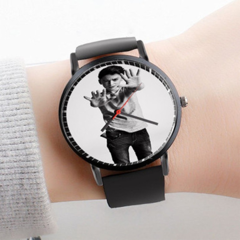 Pastele Noah Schnapp Stranger Things Watch Custom Unisex Black Quartz Watch Premium Gift Box Watches
